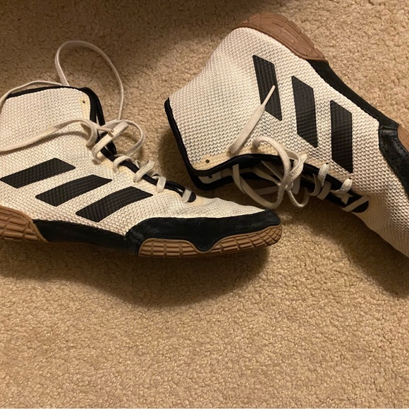 COPY - Adidas wrestling shoes size 9.5. Used in very good condition - Picture 3 of 3